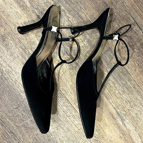 Stuart Weitzman Women’s Black Heels with Jeweled Accent Straps - Picture 4 of 10